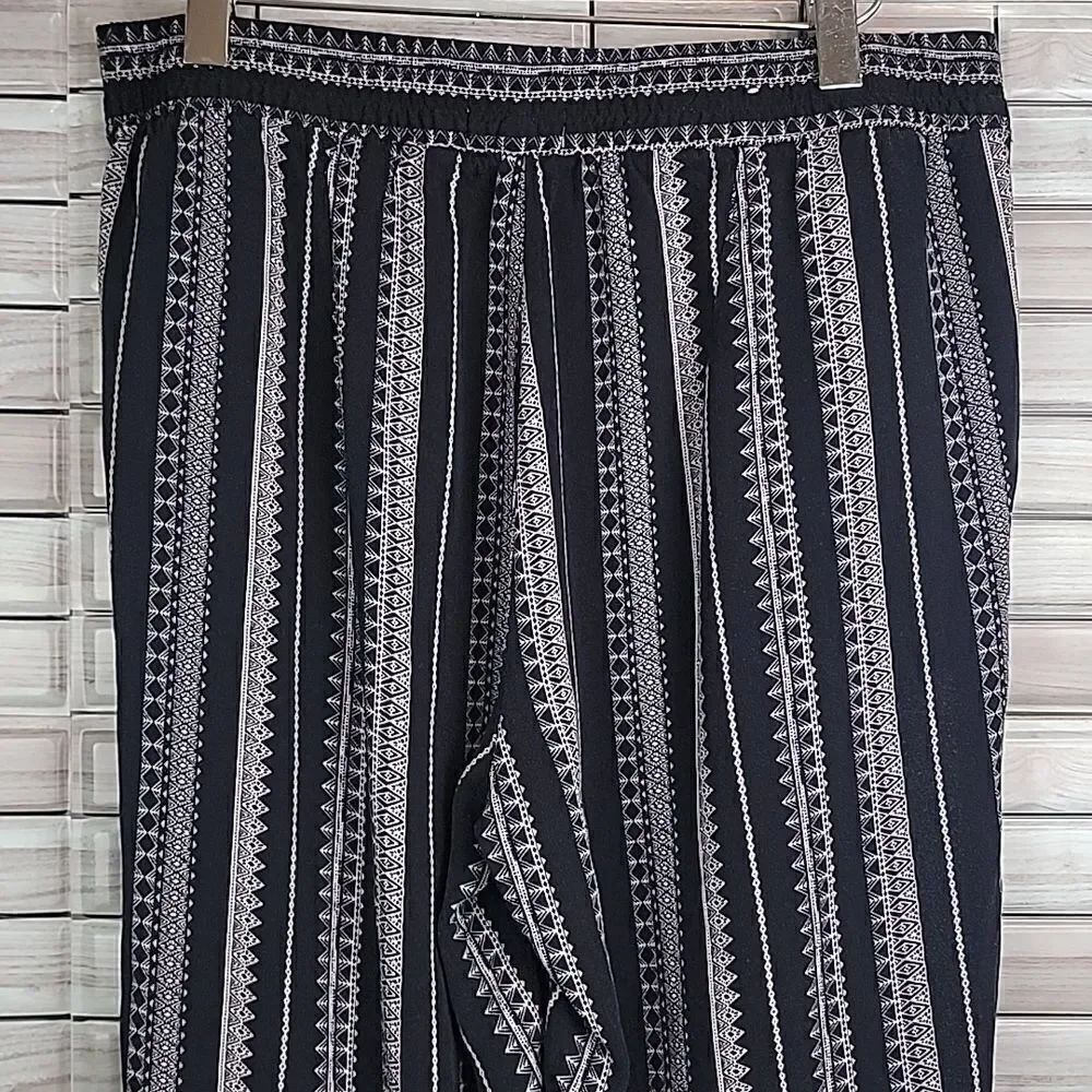 Jessica Simpson pull-on pants Size S - Picture 6 of 12